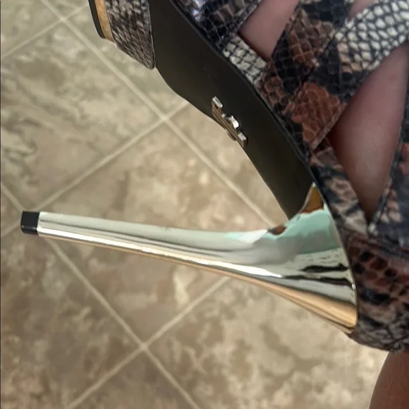 NWOT Stylish Snakeskin Stiletto Heels - Picture 7 of 13